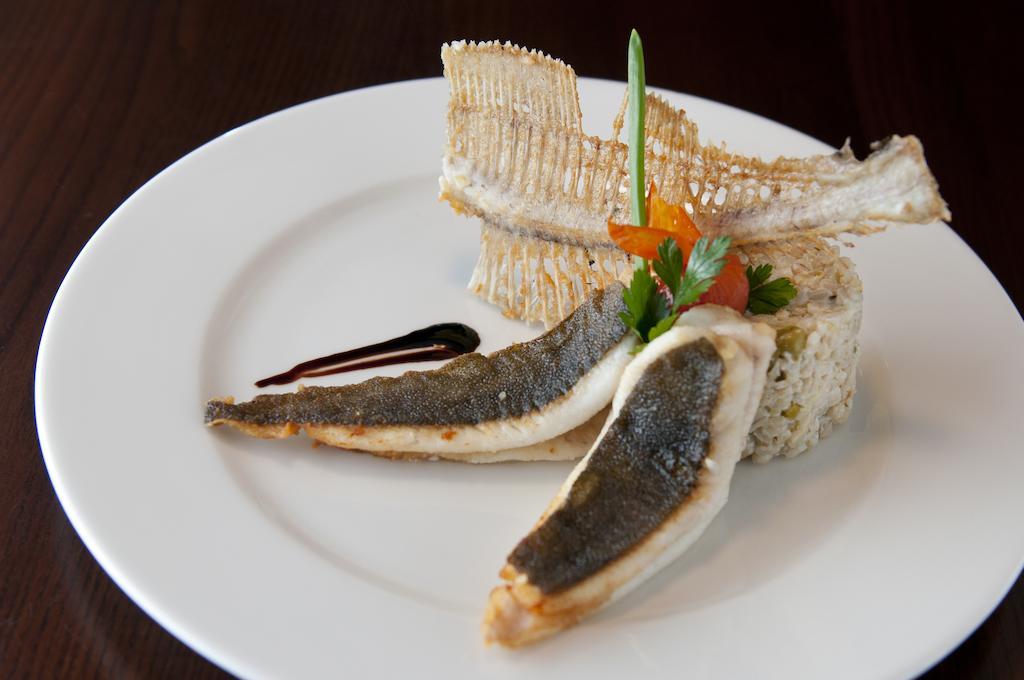 Apartamenty Mesa Grill Restaurant Cafe Дзвижино Экстерьер фото